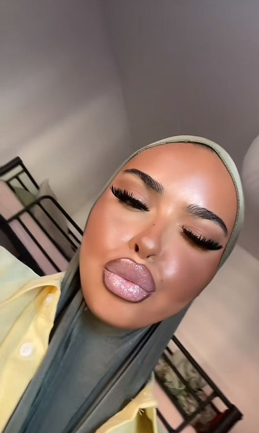 Zeyna's Tan Routine in Morocco